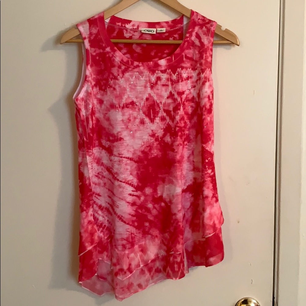 pink tank top